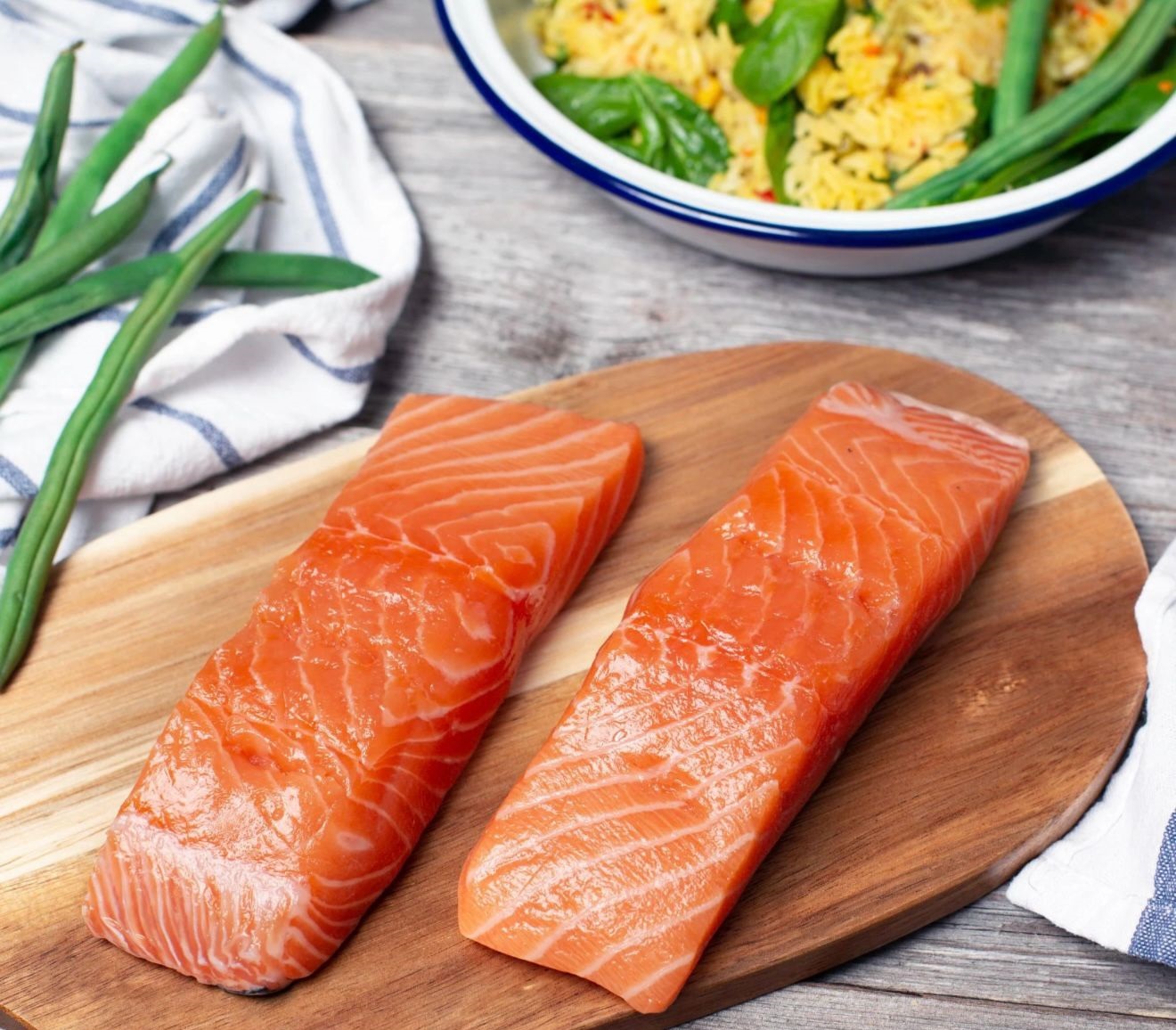 Salmon fillet skin on3